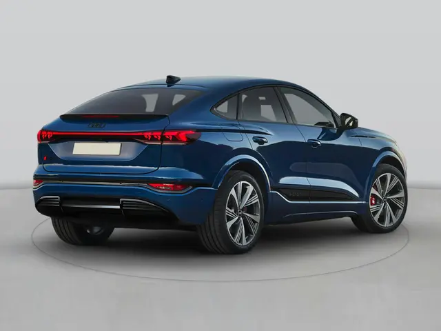 2025 Audi SQ6 e-tron Sportback - Image 3
